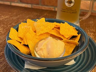 Начос з соусом Спайсі