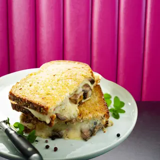 Cheese & Mushrom Toast