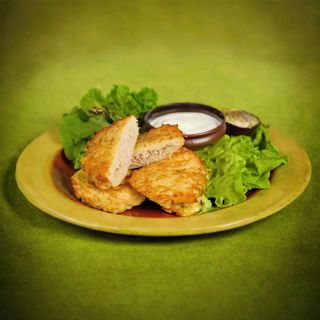 Деруни зі сметаною і м'ясом (200/30г)