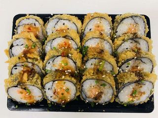 Caixa c6 sushi frito 16 peças 