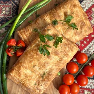 Chaczapuri z wołowiną i serem