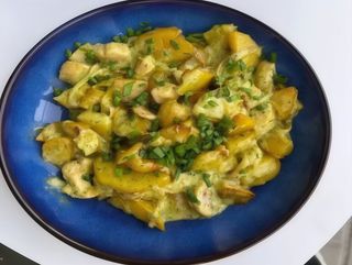 ПАТЕЛЬНЯ СМАЖЕНОЇ КАРТОПЛІ З КУРКОЮ ТА ГРИБАМИ (420g)