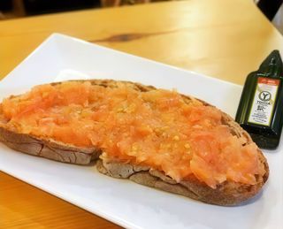 Tostada De Aceite Y Tomate