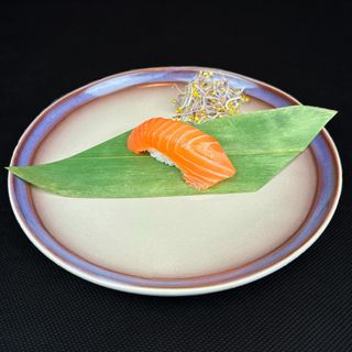 Nigiri Łosoś MOWI 1szt.