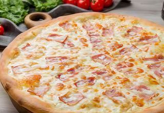 Pizza Carbonara De Tomate (Familiar)