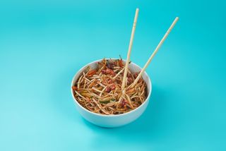 Ljuta salata od kupusa sa kikirikijem