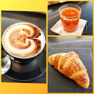 Menù cappuccino, croissant e spremuta