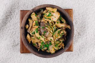 Курица Аджикиани