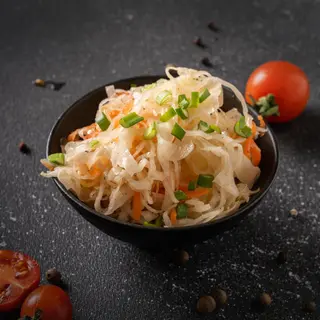 Салат з квашеної капусти (200г)