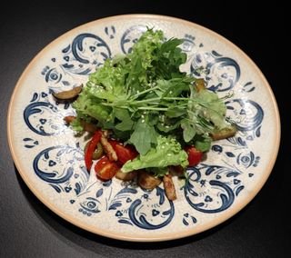 Теплий салат з куркою (200г)