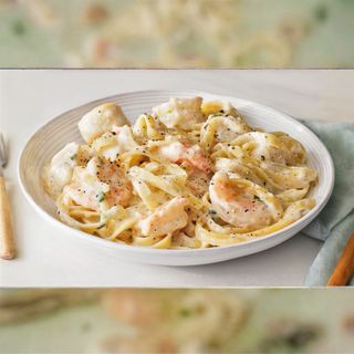 Fettuccine Alfredo com Camarão