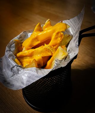 Cartofi prajiti cu cheddar