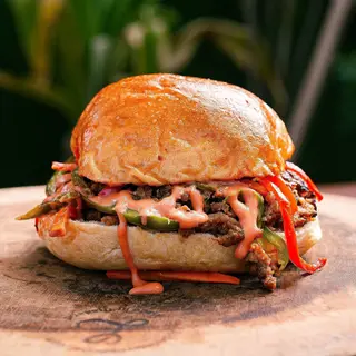 Ram burger + a side + drink