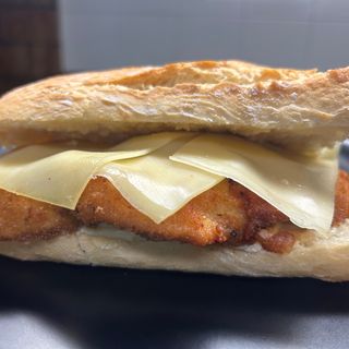 Bocadillo pechuga rebozada 