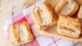 Mini sa pilećom šunkom i sirom