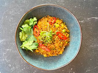 Рис спайсі з яйцем (285g)