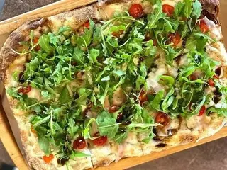 Піца з Прошутто Прімавера (800g)