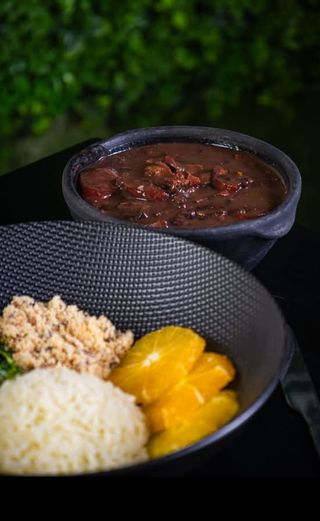 Feijoada à Mineyra
