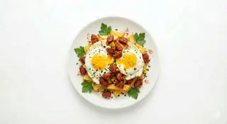 Huevos Rotos Con Chorizo