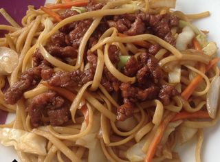 Tallarines Fritos Con Ternera