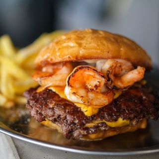 БУРГЕР З КРЕВЕТКОЮ (300г/100г)