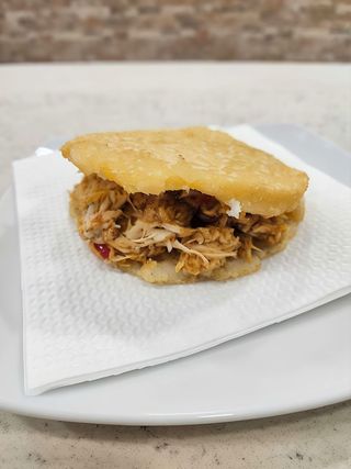Arepa Frita De Pollo (1 Ud.)