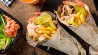 Rollo Kebab Amerykański z frytkami w środku - Średni
