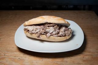 Panino con porchetta piccantello