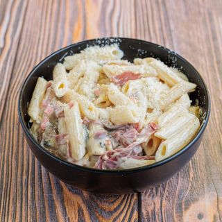 Penne pršuta tikvica