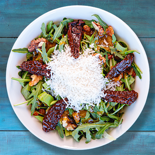 SALATA DE RUCOLA CU KEFALOTYRI