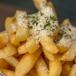 Cartofi prajiti cu parmezan