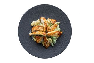 Piletina sa brokolima i domaćim njokama u gorgonzola sosu 500g