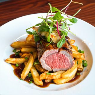 File de porc cu cartofi prajiti