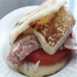 Arepa de Pata y Queso