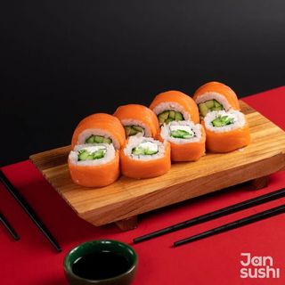 Роллы "Филадельфия" с огурчиками 