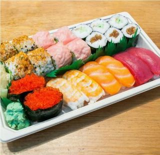 Bandejas De Sushi Variado 2 Personas (22 Uds.)
