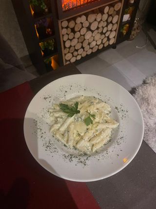 Pene sa 4 vrste sira