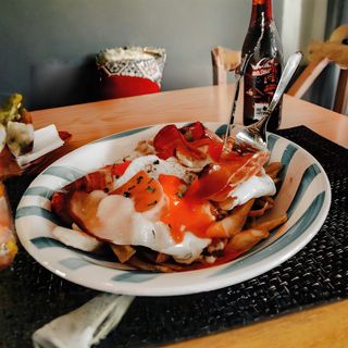 Ovos Rotos com Bacon e Presunto