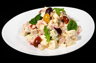 Салат «Русская красавица»/ Salată Russkaya crasavița