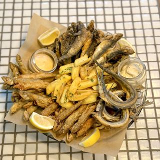 Мікс смаженої риби з картопляними діпами (1000/150/100/60г)