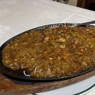 96. Fideo Chino Frito Con Salsa De Carne Picada