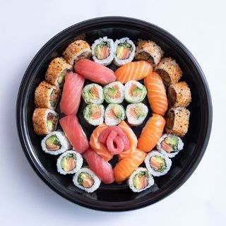 Vassoio per due "Amore che mi sushiti"