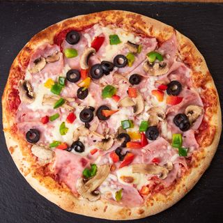 Pizza Capricciosa cu blat cheesy Ø32cm