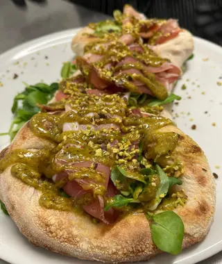 Speciale cannolo al pistacchio