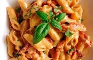 Penne Con Salsa De Tomate