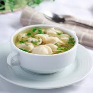 Бульйон з пельменями