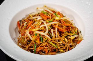520 Yaki soba con verdure