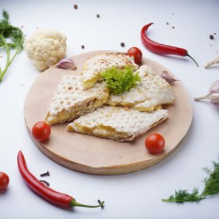 Сулугуні в лаваші  (250г)