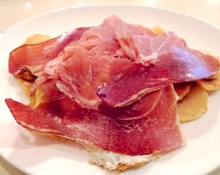 Huevos Rotos Con Jamón De Teruel