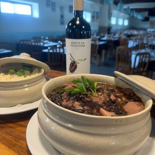 Meia Dose Feijoada à Brasileira